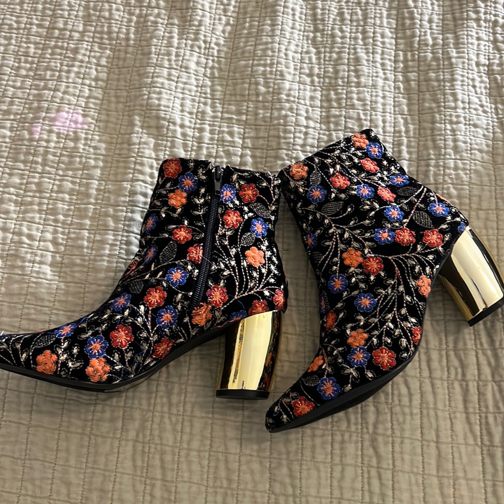 Never worn Colorful Booties - SZ7